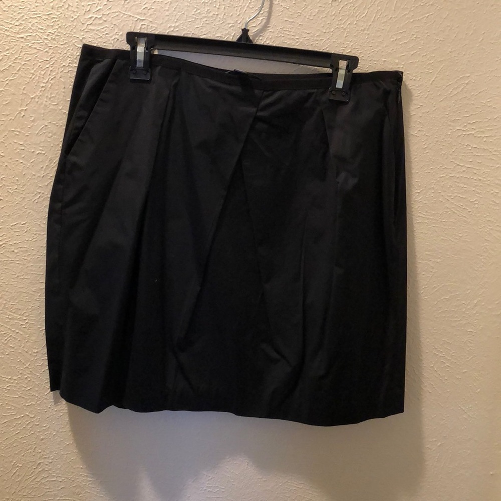 Black banana republic tulip skirt